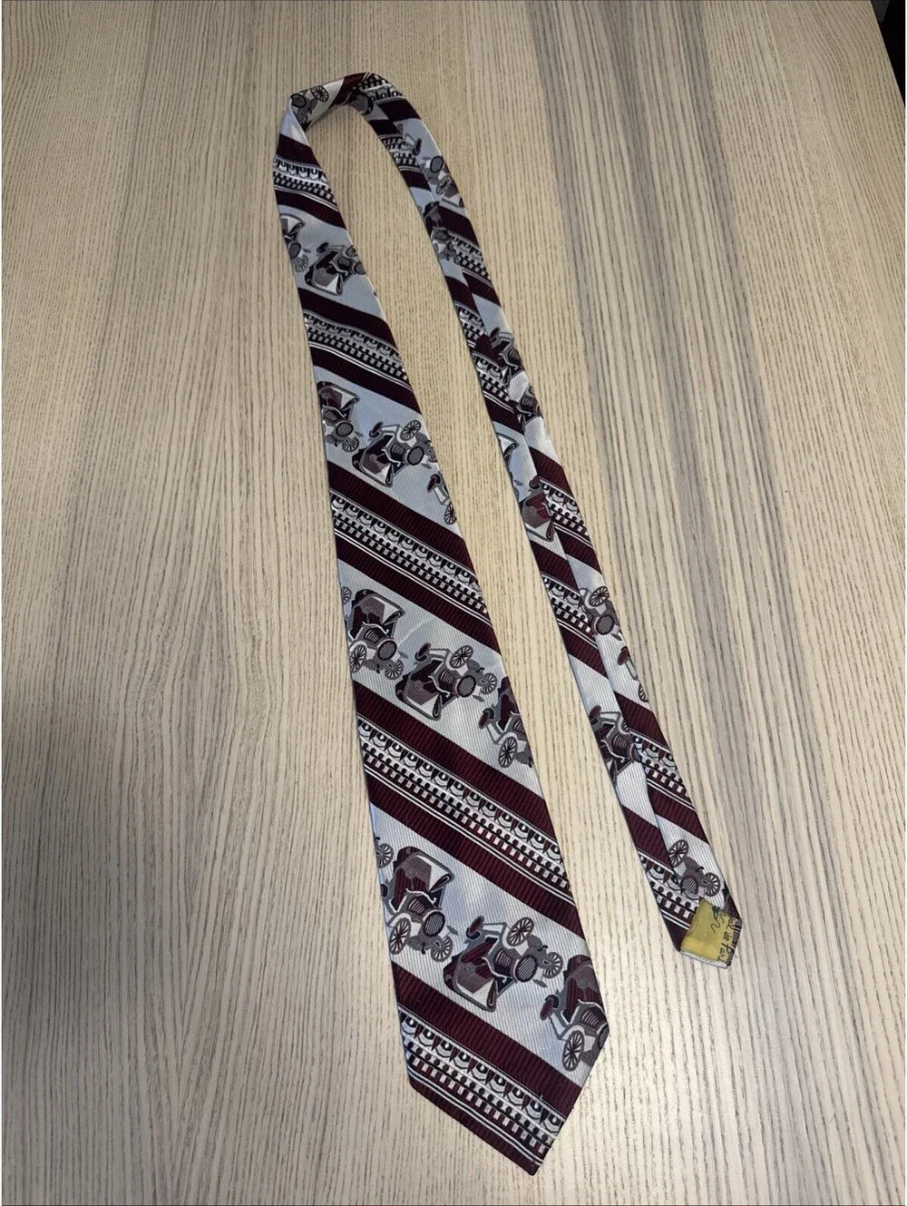 Vtg Carnaval de Paris Wide Kipper Tie Classic Antique Car Novelty Red Light Blue